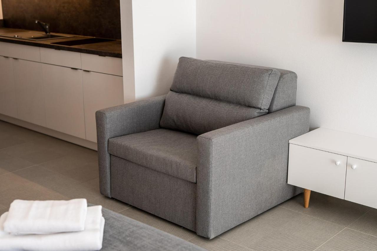 Aquamarina Prima By The By Renters *