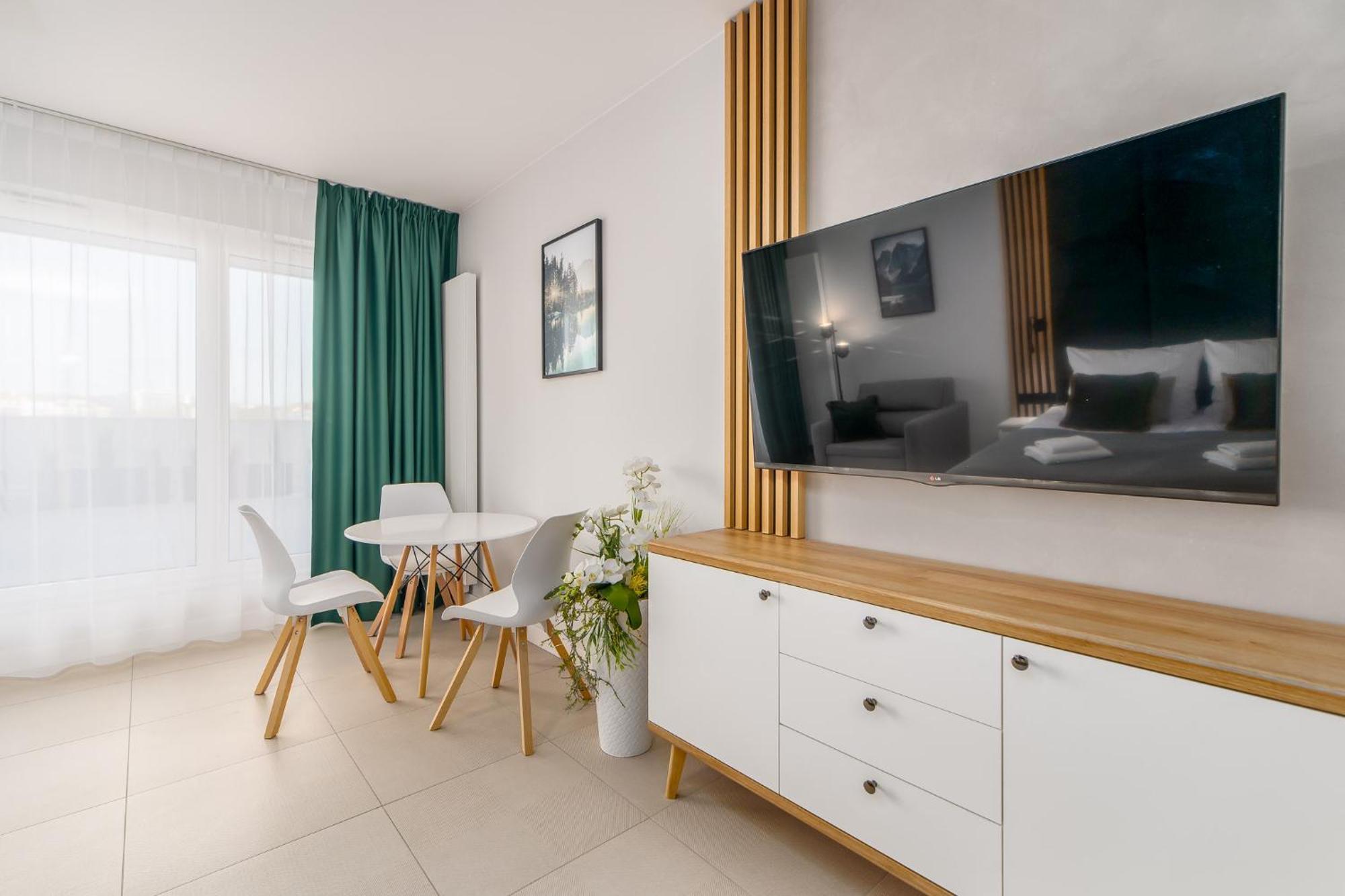 Aquamarina Prima By The By Renters Apartment