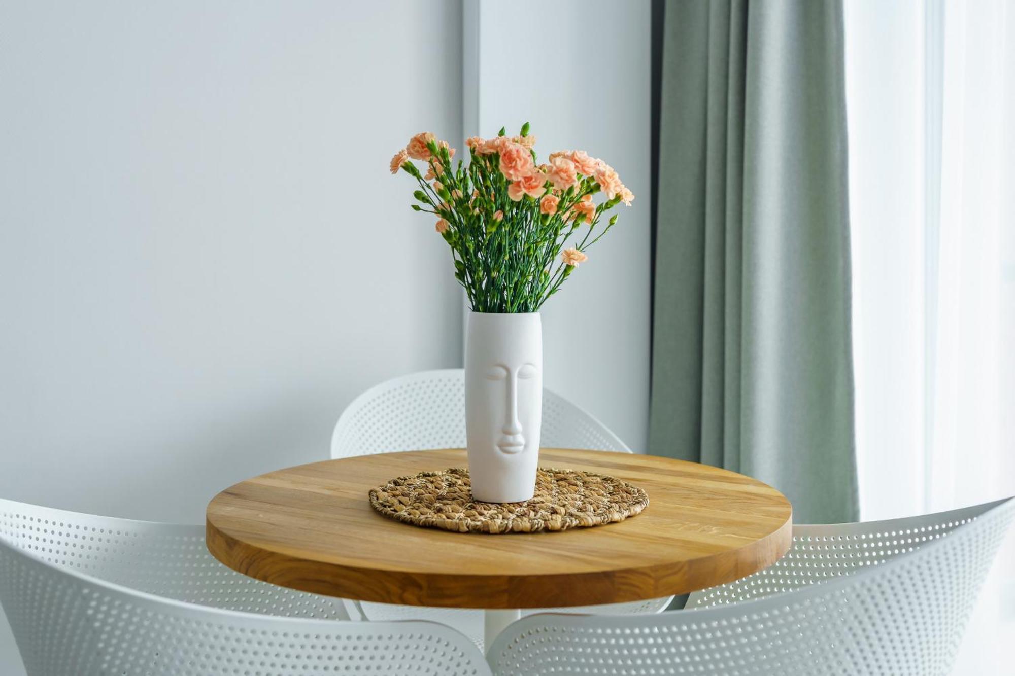 Aquamarina Prima By The By Renters *