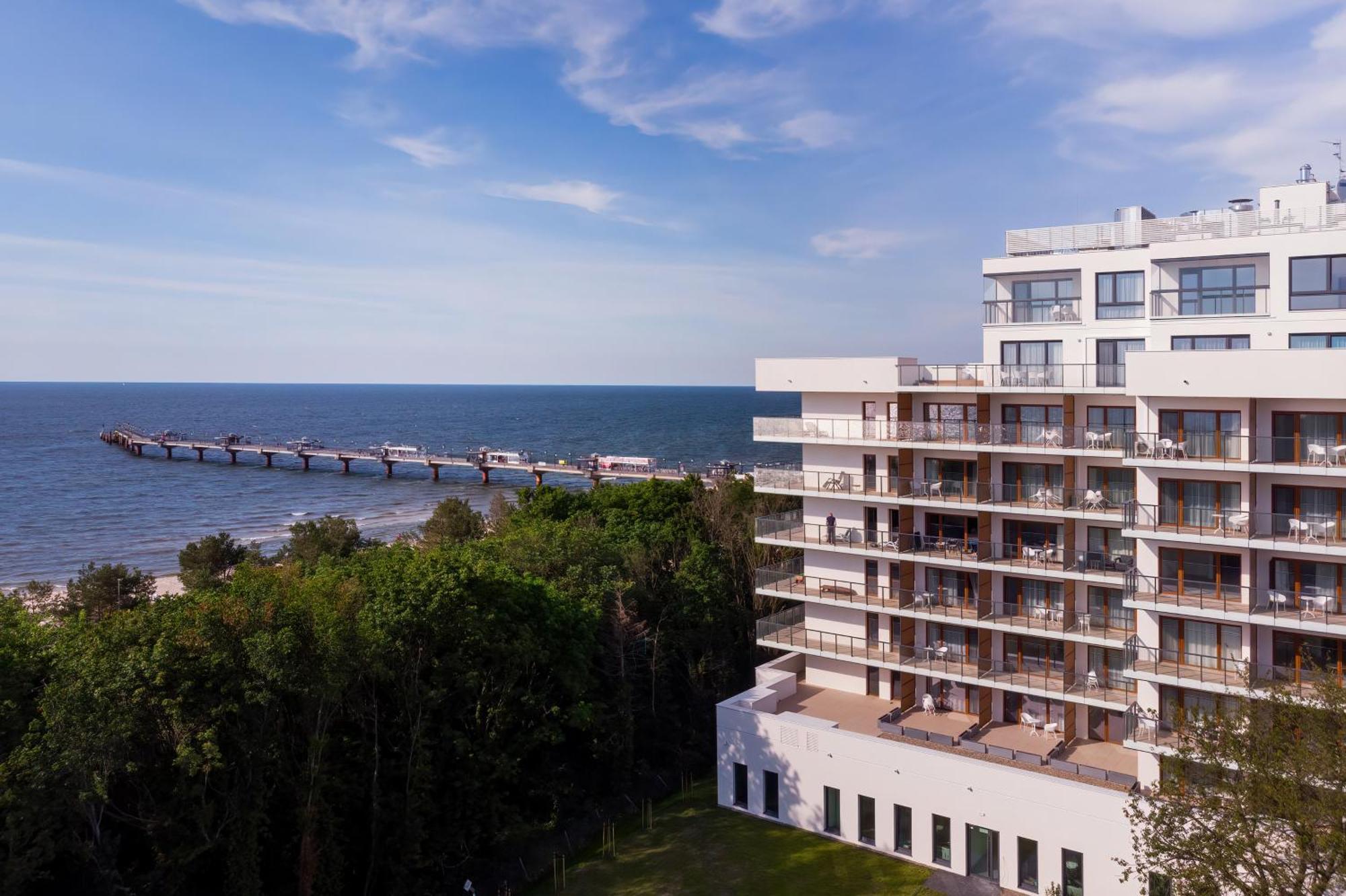 Aquamarina Prima By The By Renters